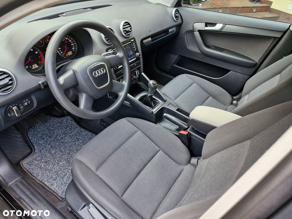 Audi A3 Sportback 1.6 Attraction - 6