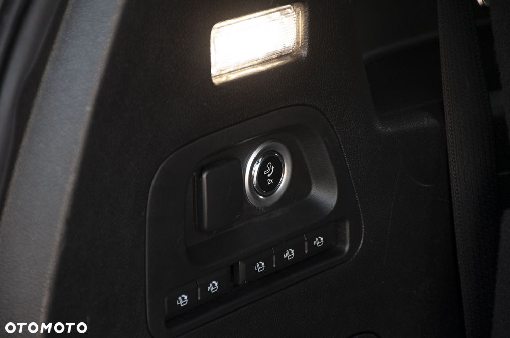 Ford S-Max 2.0 EcoBlue Bi-Turbo ST-LINE - 22