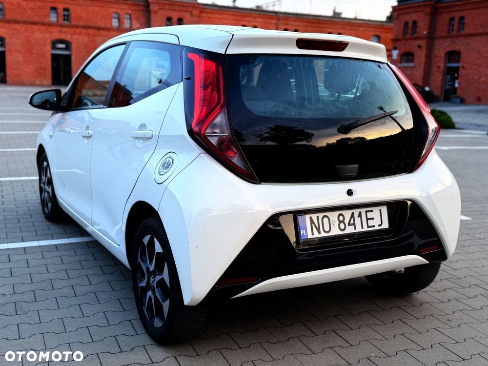 Toyota Aygo x-play - 5