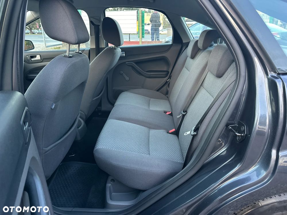 Ford Focus Ambiente - 25