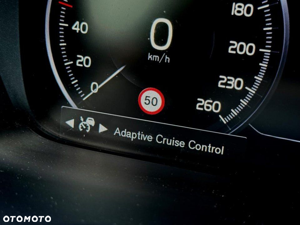 Volvo V90 Cross Country - 33