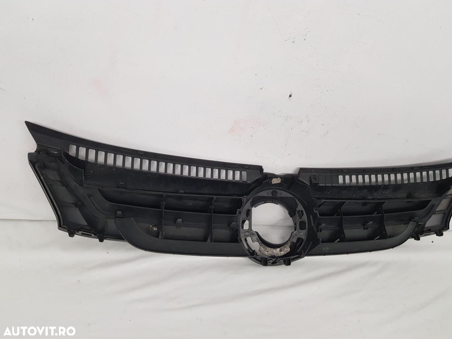 Grila radiator VW Golf 5 Plus dupa 2005 - 5