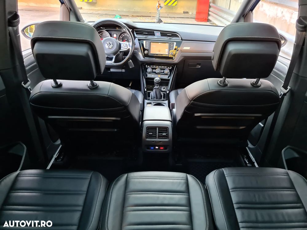 Volkswagen Touran - 22