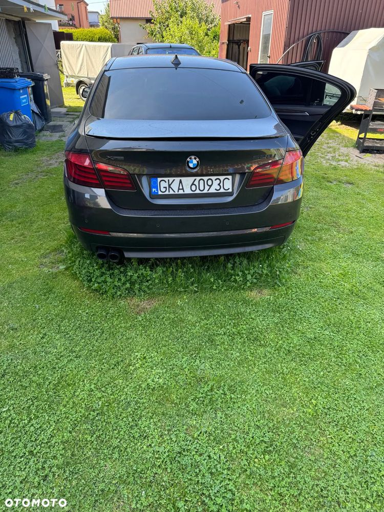 BMW Seria 5 528i xDrive - 27