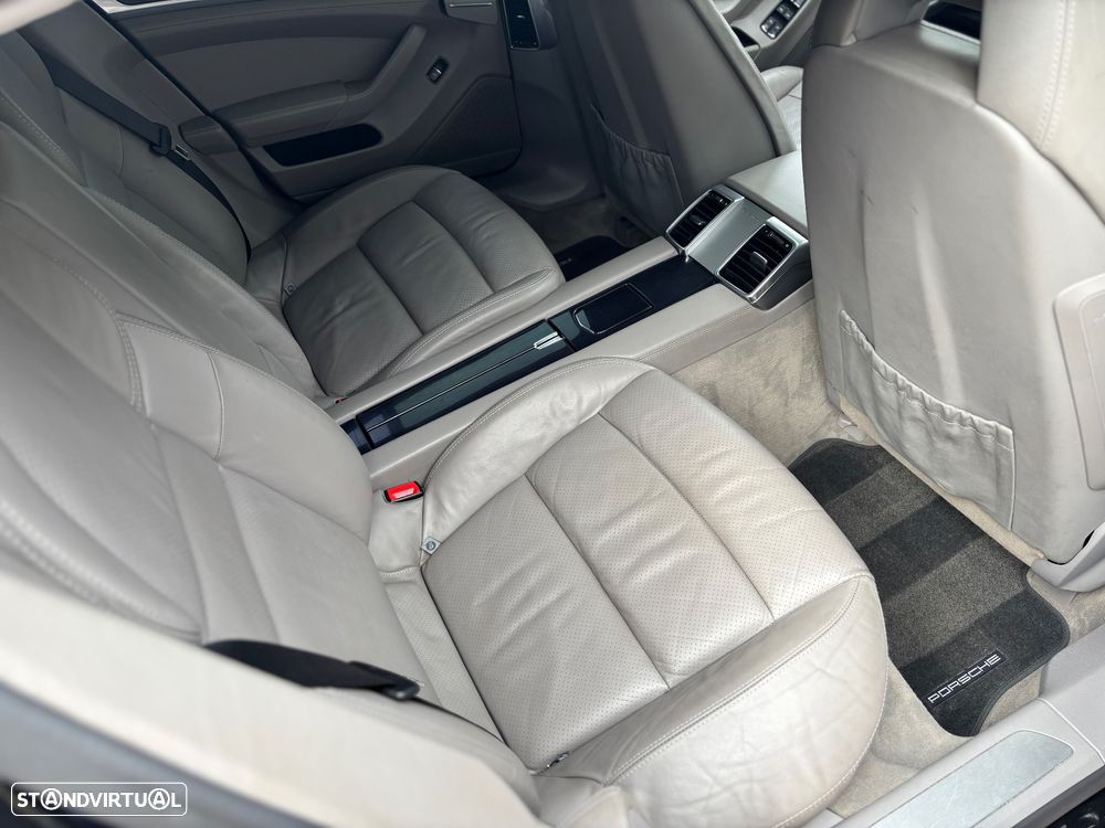 Porsche Panamera - 8