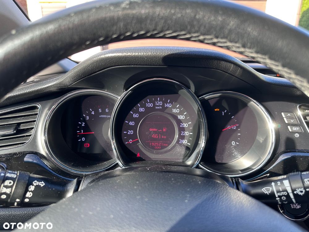 Kia Ceed - 8