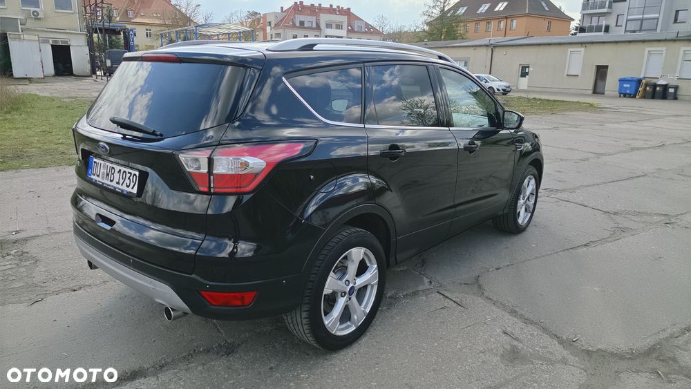 Ford Kuga 2.0 TDCi 2x4 Titanium - 4