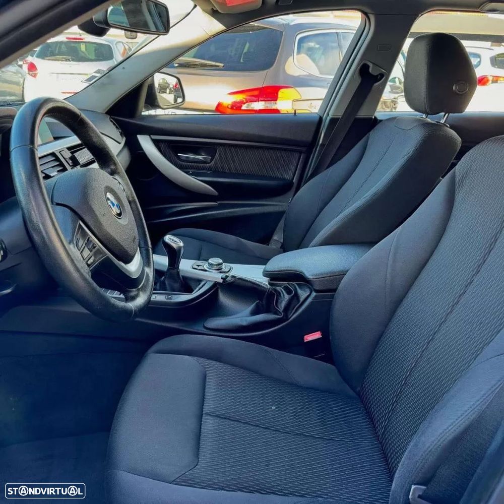 BMW 318 d Touring Navigation - 13