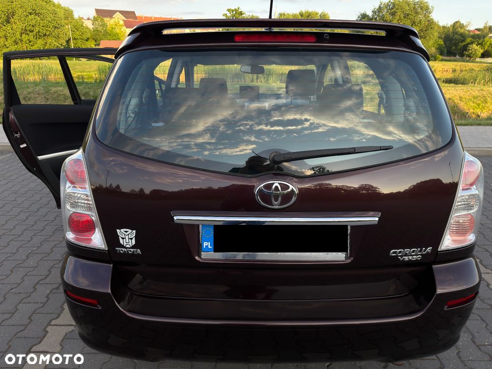 Toyota Corolla Verso 1.8 Premium + 7os MM - 18