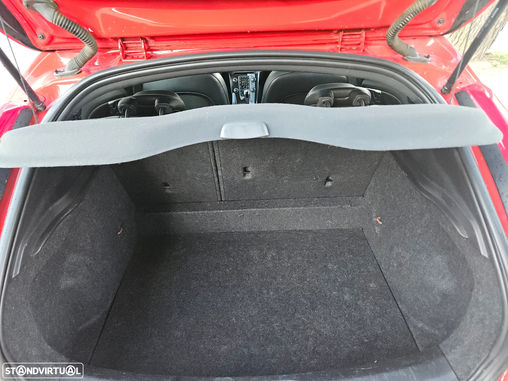Volvo V40 2.0 D4 R-Design - 16