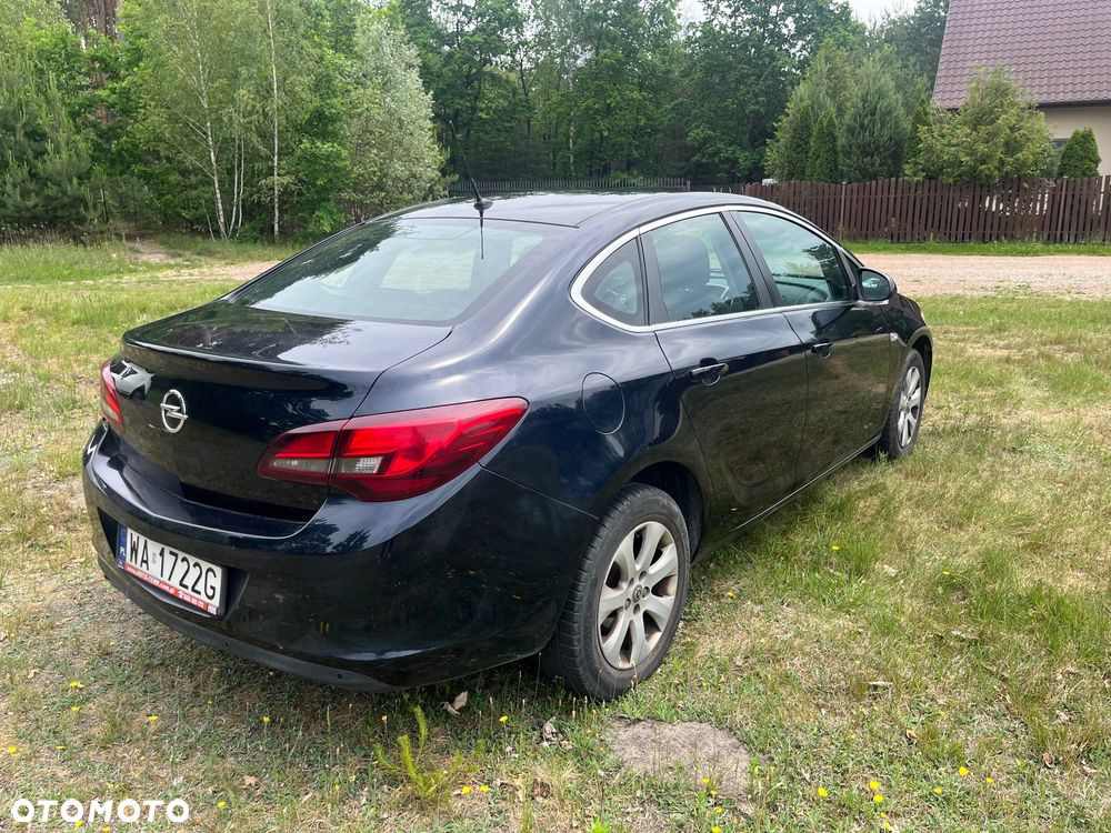 Opel Astra 1.4 T Executive EU6 - 6