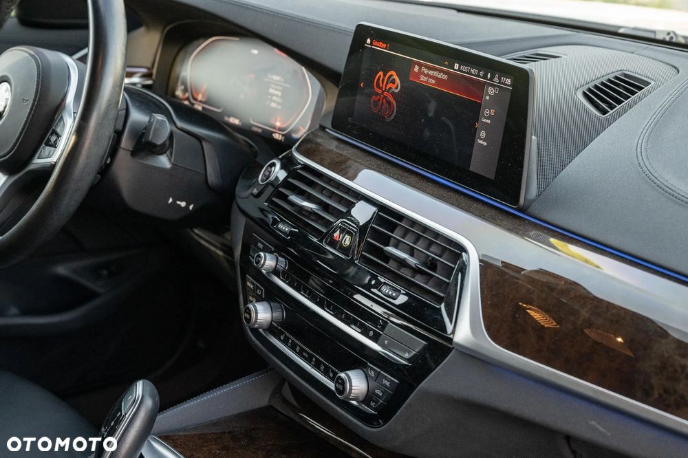 BMW Seria 5 530i M Sport Edition - 25