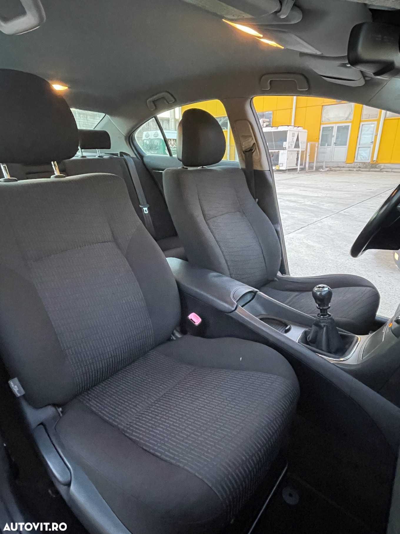 Toyota Avensis - 7