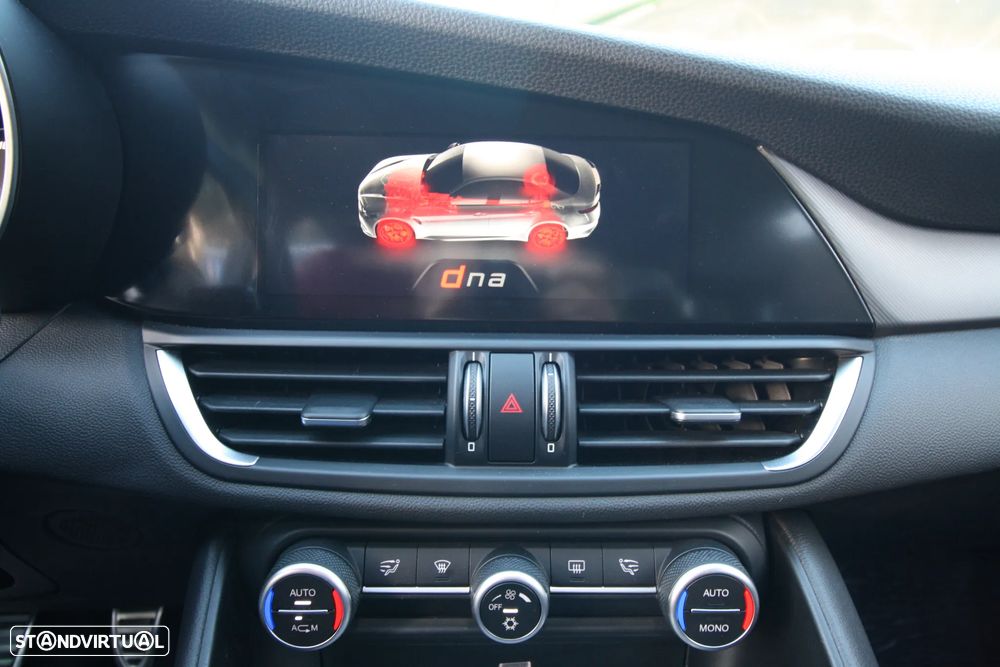 Alfa Romeo Giulia 2.2 D - 31