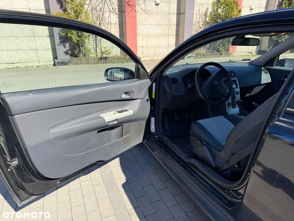 Volvo C30 2.0D Momentum - 4