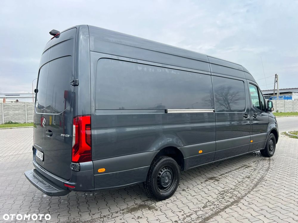 Mercedes-Benz Sprinter - 5
