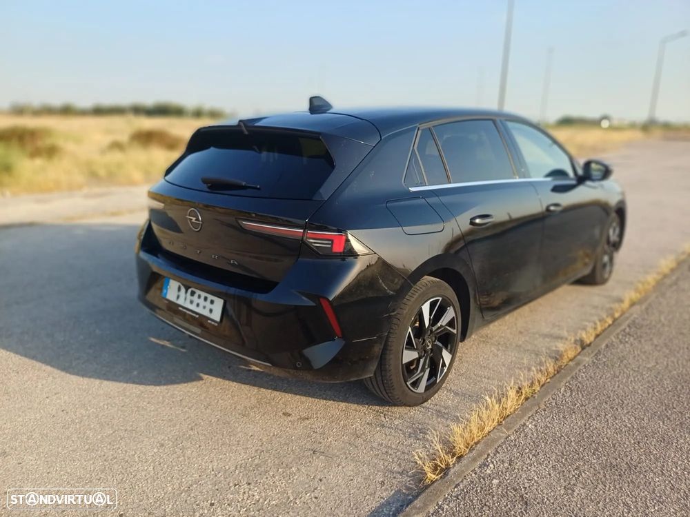Opel Astra 1.2 T Elegance - 3