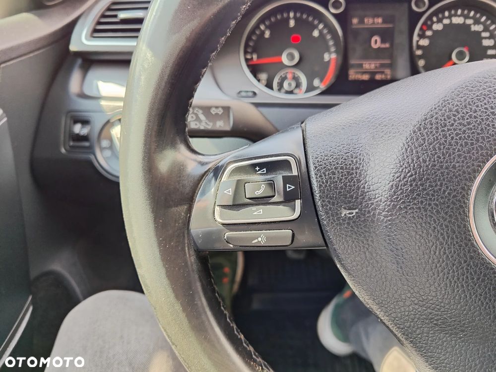 Volkswagen Passat 2.0 TDI Comfortline - 24