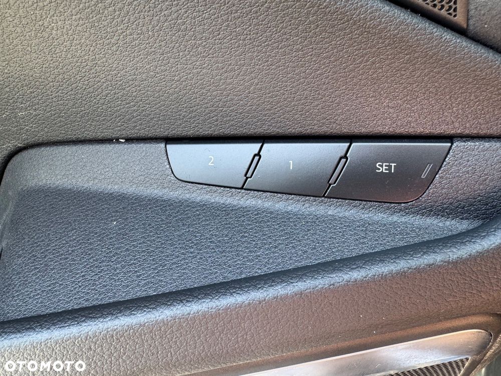 Audi Q8 Sportback e-tron - 14