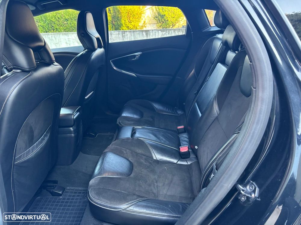 Volvo V40 D2 R Design - 16
