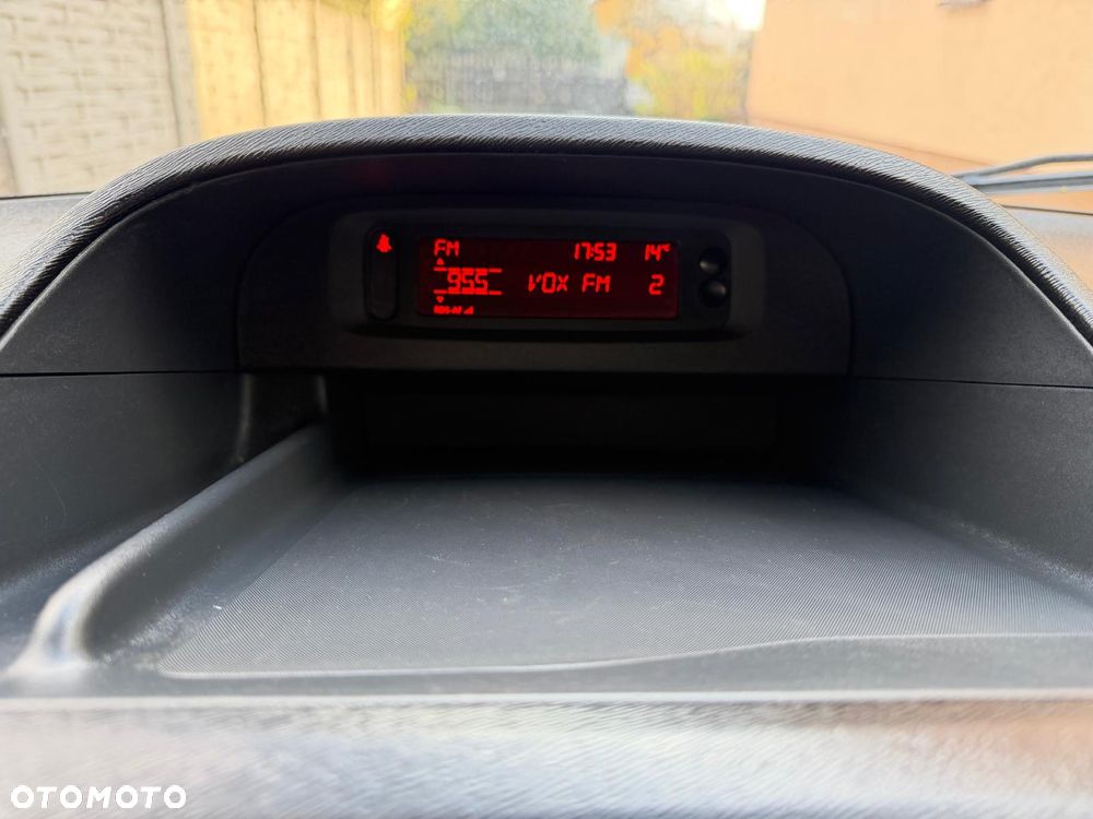 Renault Kangoo 1.6 16V 105 Happy Family - 17