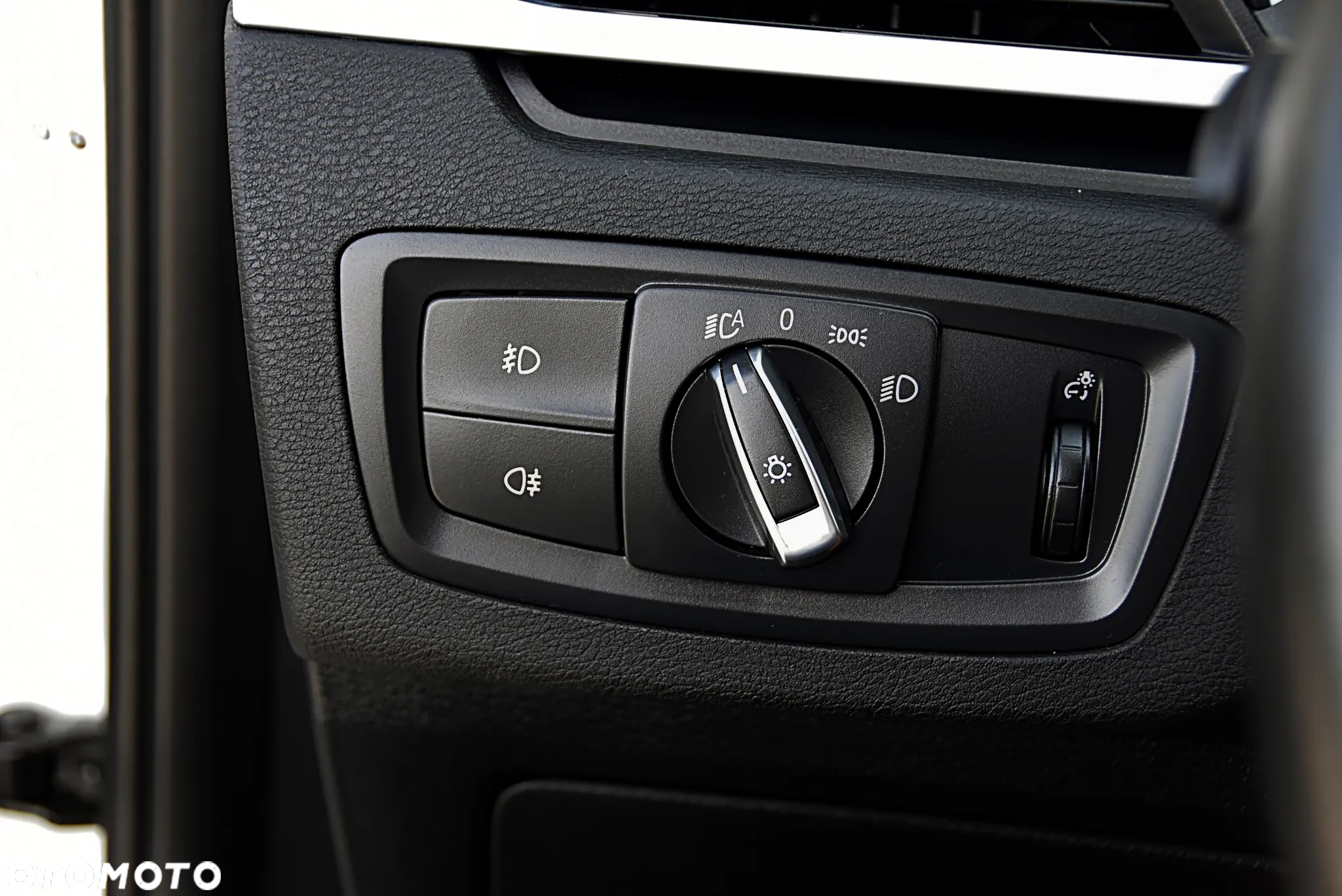 BMW X1 sDrive18i GPF xLine - 37