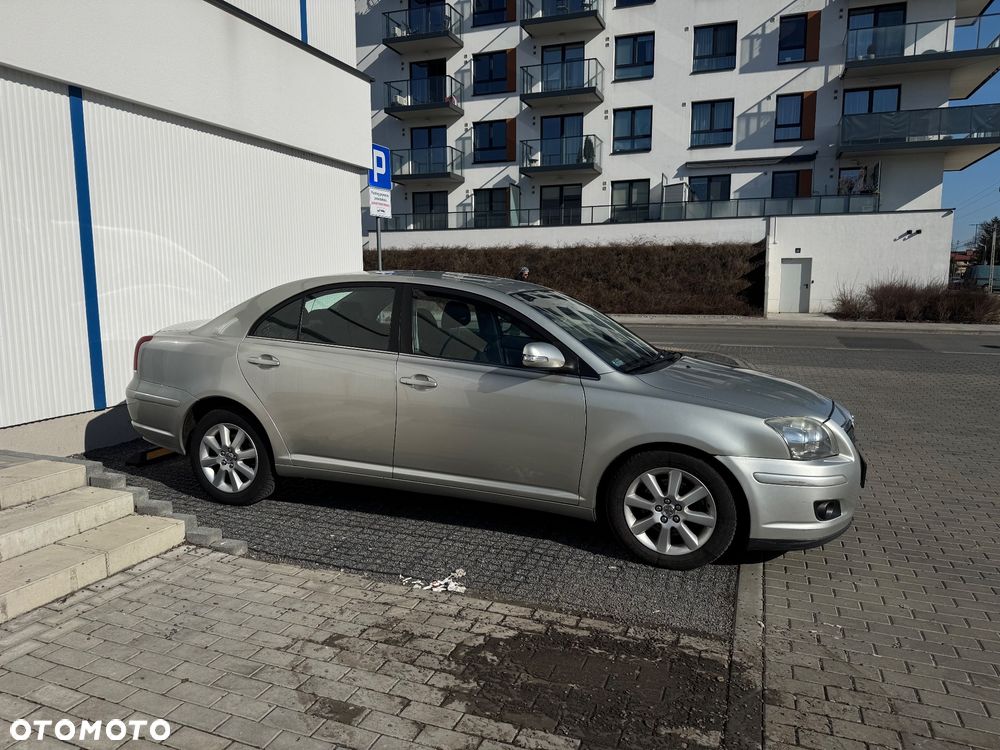 Toyota Avensis 2.0 VVT-i Sol - 3