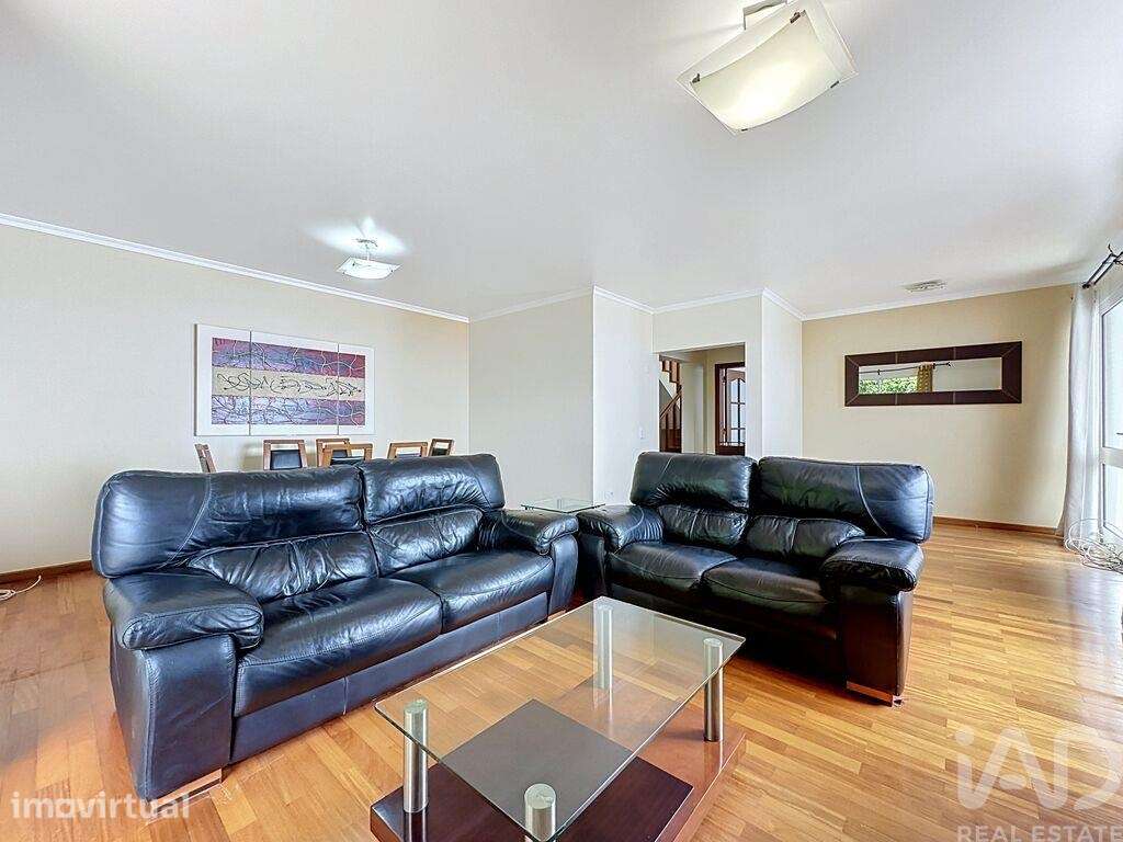 Moradia geminada T3 em Funchal (Santa Maria Maior) de 263 m2 - Grande imagem: 2/40