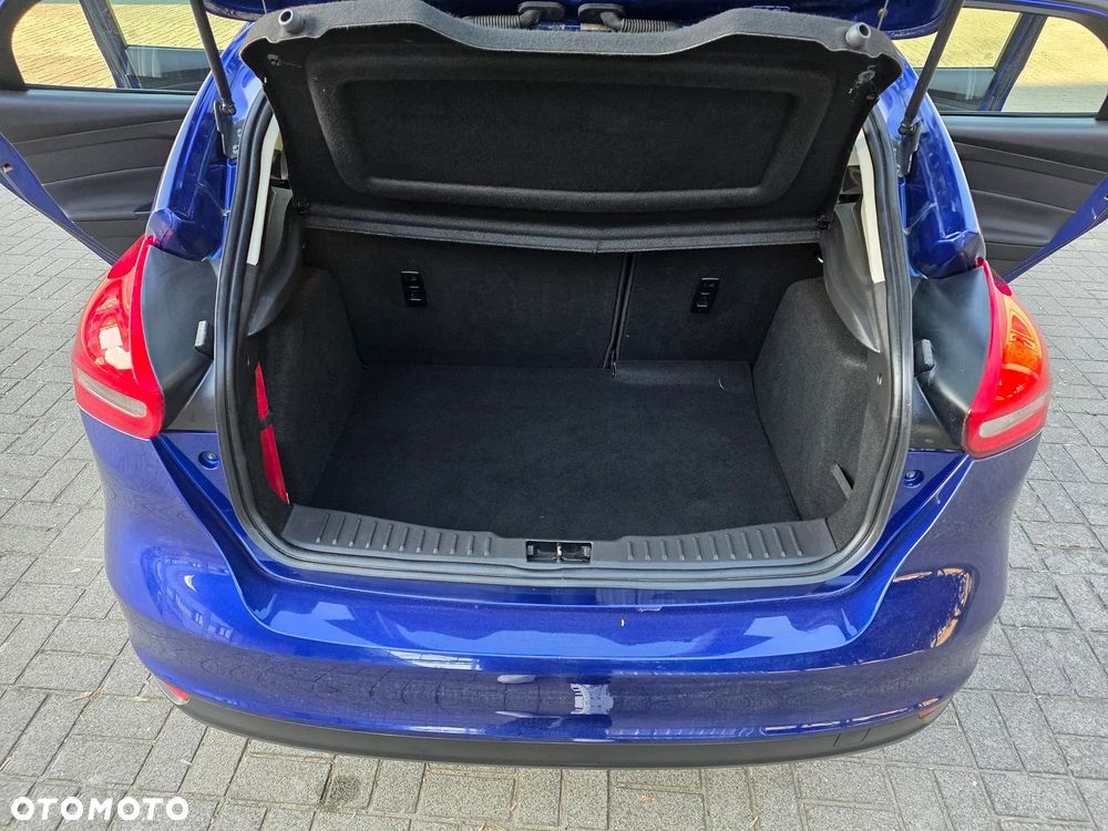 Ford Focus 1.0 EcoBoost Trend - 33