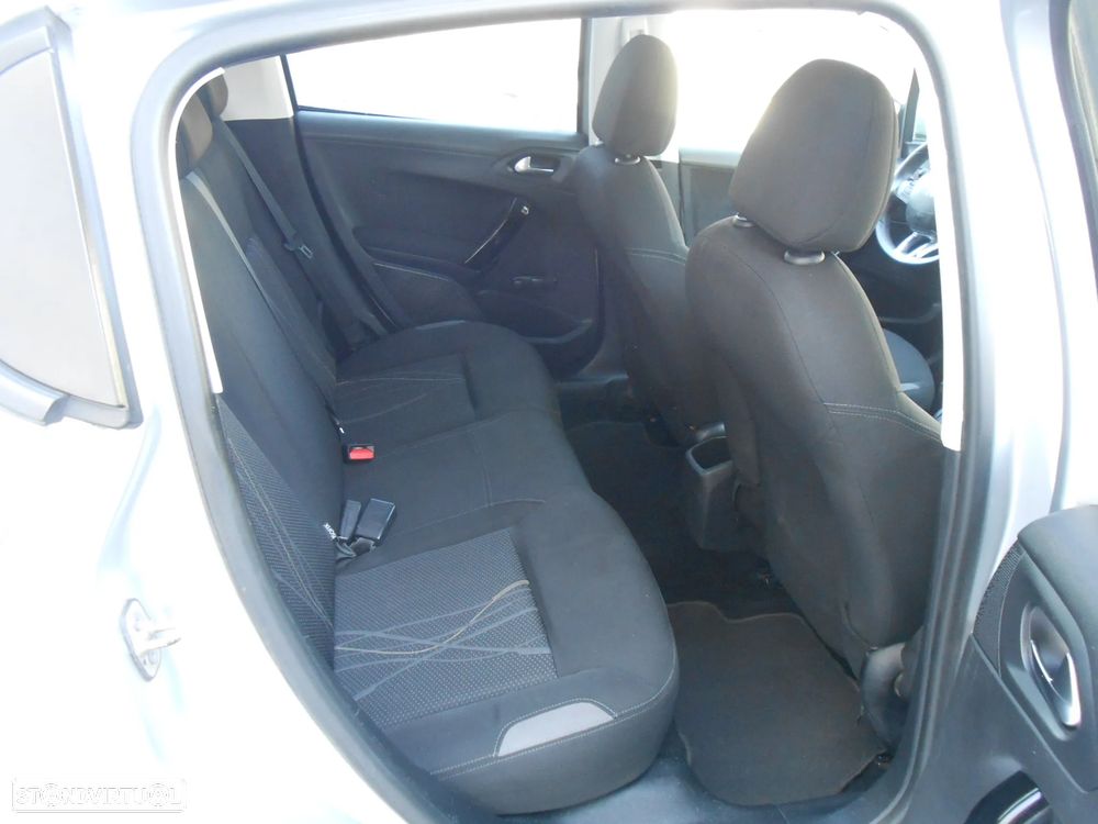 Peugeot 208 1.4 HDi Active - 23