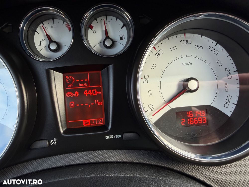 Peugeot 308 2.0 HDI Premium Pack - 15