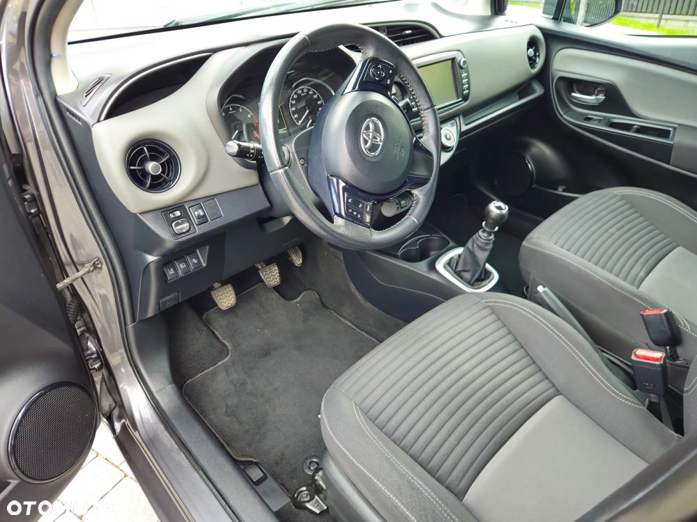 Toyota Yaris 1.5 Premium - 24