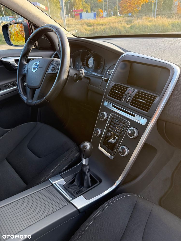 Volvo XC 60 D4 AWD Kinetic - 23