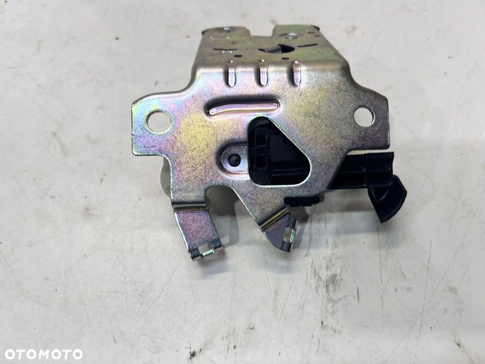 ZAMEK KLAPY TYŁ AUDI A4 B9 A5 8W0827503 - 3
