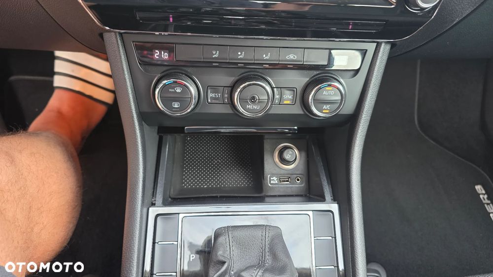Skoda Superb 2.0 TDI Style DSG - 35