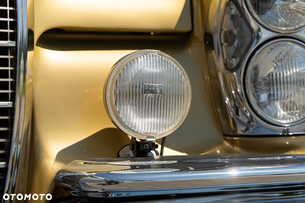 Mercedes-Benz 280 - 32