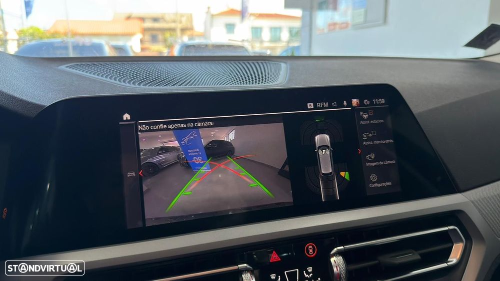 BMW 320 d Touring Auto - 11