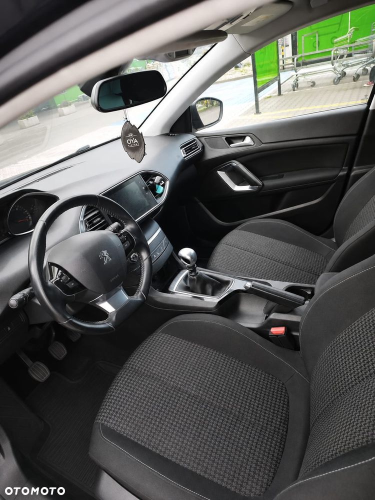 Peugeot 308 1.5 BlueHDi Allure S&S - 10
