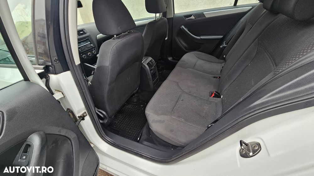 Volkswagen Jetta - 14