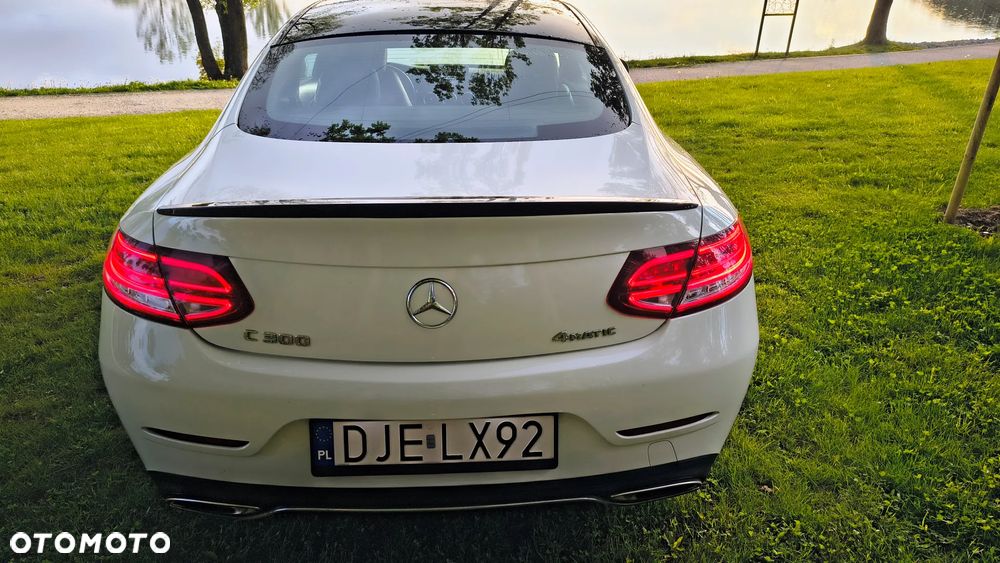 Mercedes-Benz Klasa C 300 7G-TRONIC AMG Line - 11