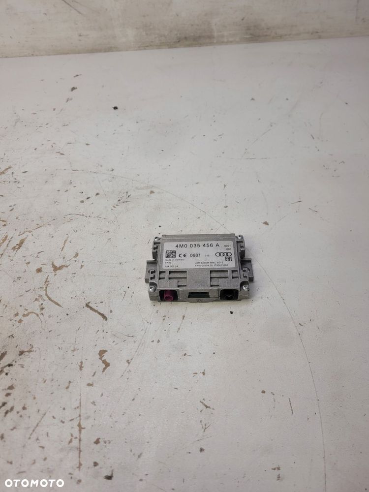 WZMACNIACZ ANTENOWY AUDI A4 A5 A6 Q7 4M0035456A - 1