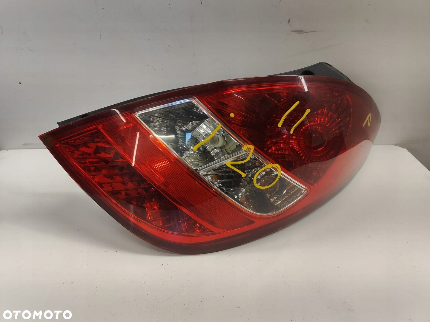 Hyundai i20 08-12 hb LAMPA PRAWA TYLNA PRAWY TYŁ - 1