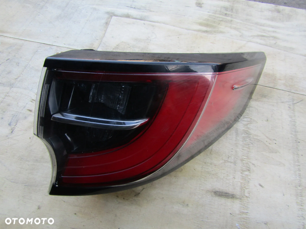 LAMPA TYŁ PRAWA LED TOYOTA COROLLA E21 KOMBI 19 24R