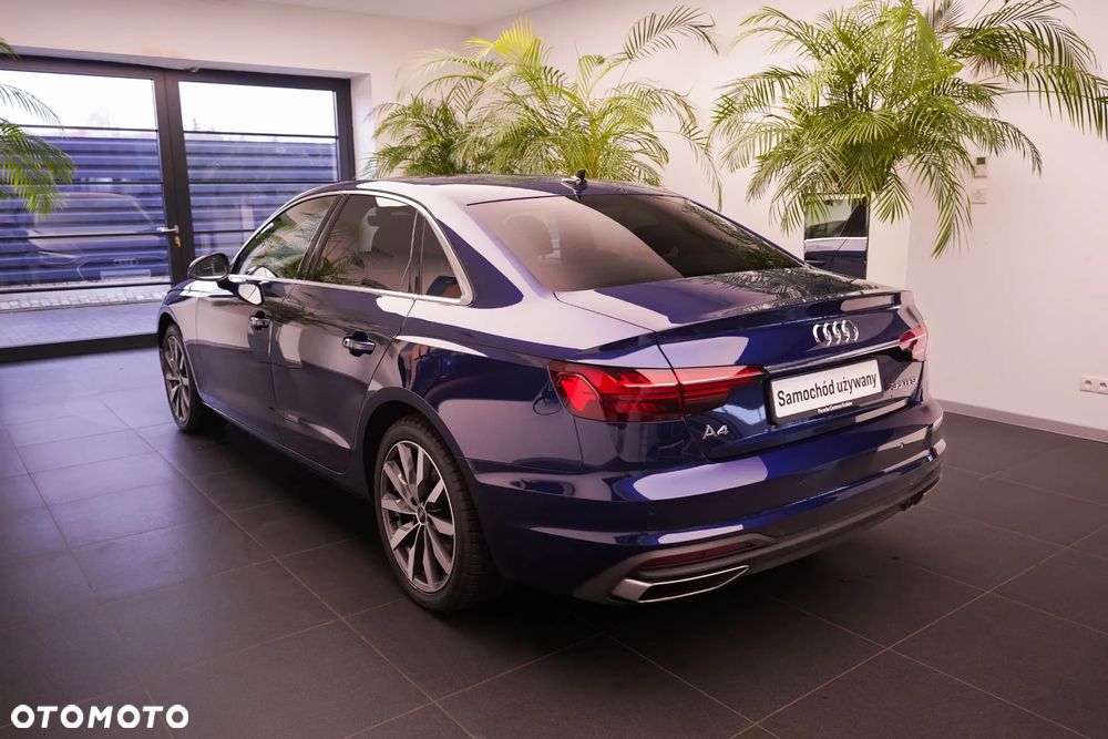 Audi A4 Limousine - 3