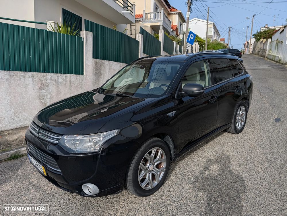 Mitsubishi Outlander - 1