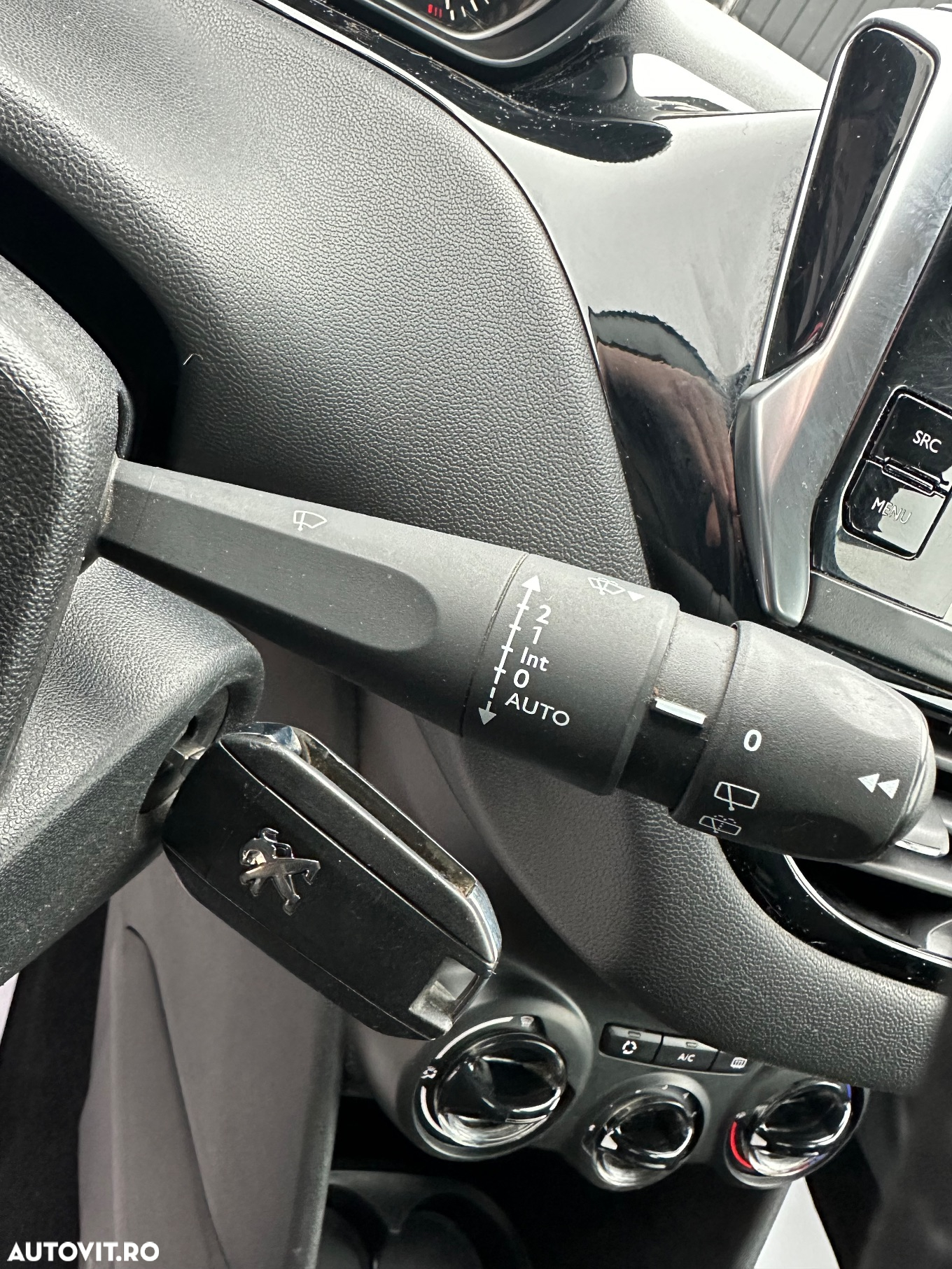 Peugeot 208 - 26