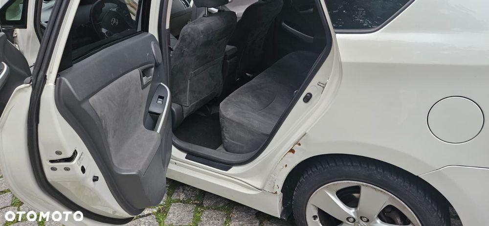 Toyota Prius 1.8 HSD Sol - 20
