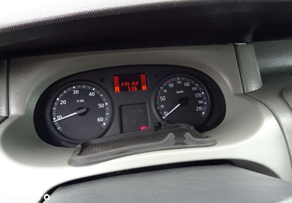 Renault Trafic - 9