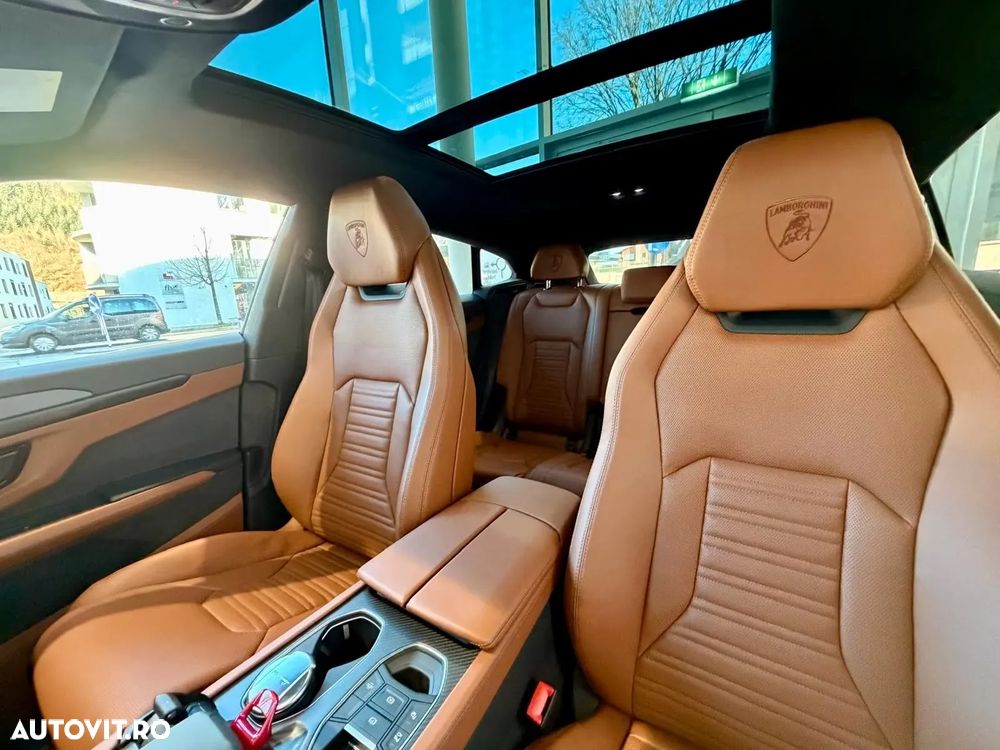Lamborghini URUS - 11