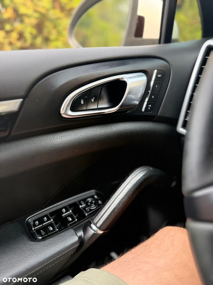 Porsche Cayenne - 11